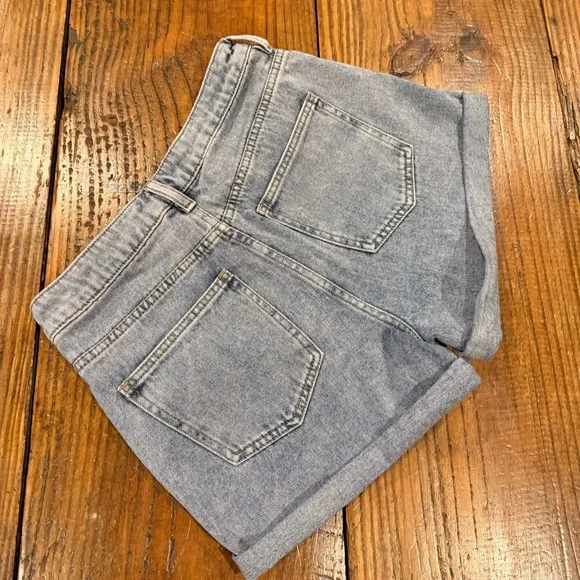 PacSun Mom Shorts | Size 29 Classic blue wash denim. - Picture 4 of 13